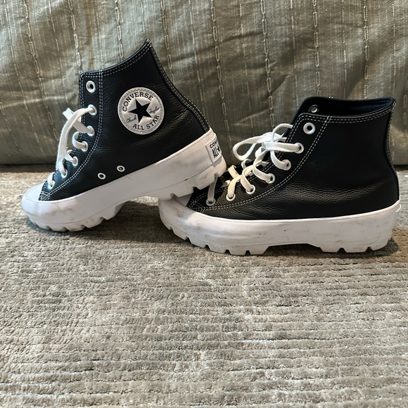 Women’s converse - Picture 1 of 4